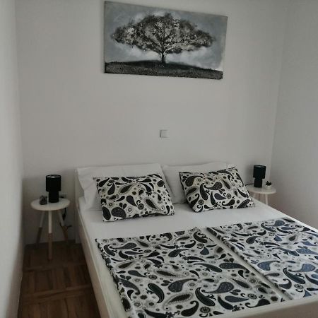 Deny Lägenhet Zaboric Exteriör bild
